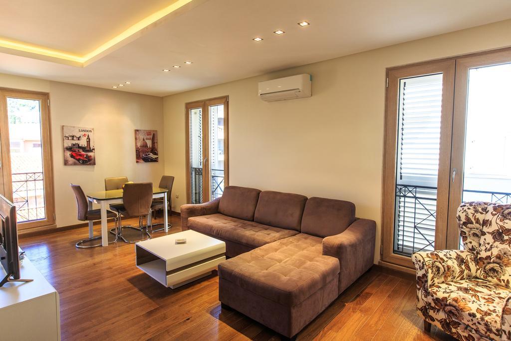 De Lux Apartments Petrovac Kültér fotó