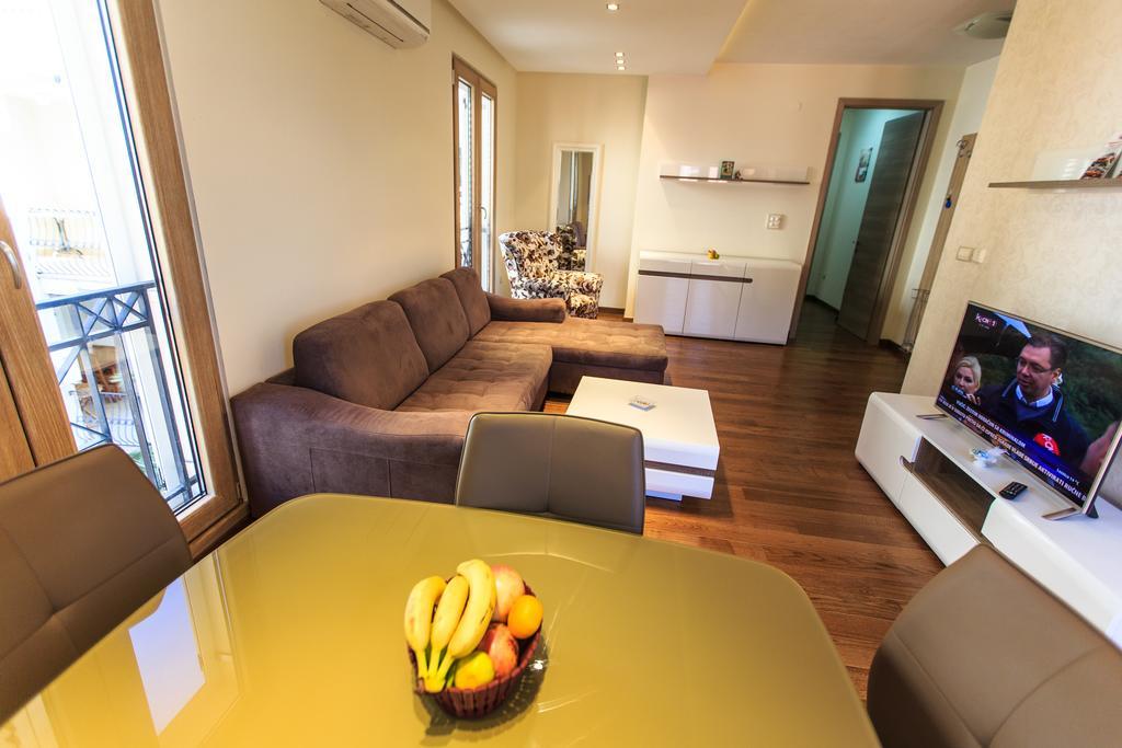 De Lux Apartments Petrovac Kültér fotó