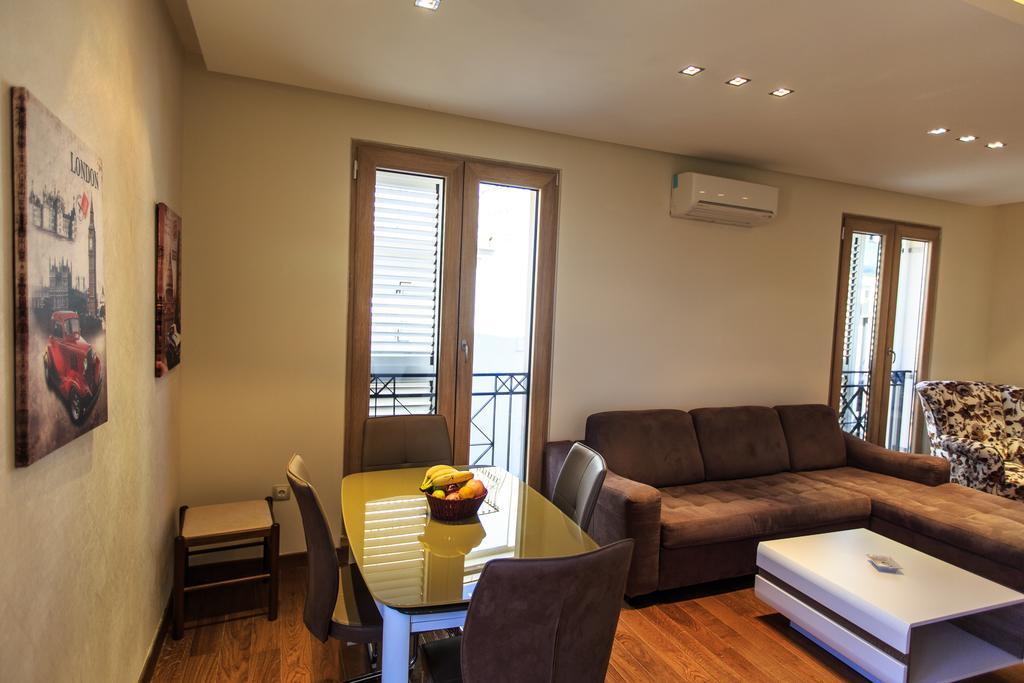 De Lux Apartments Petrovac Kültér fotó