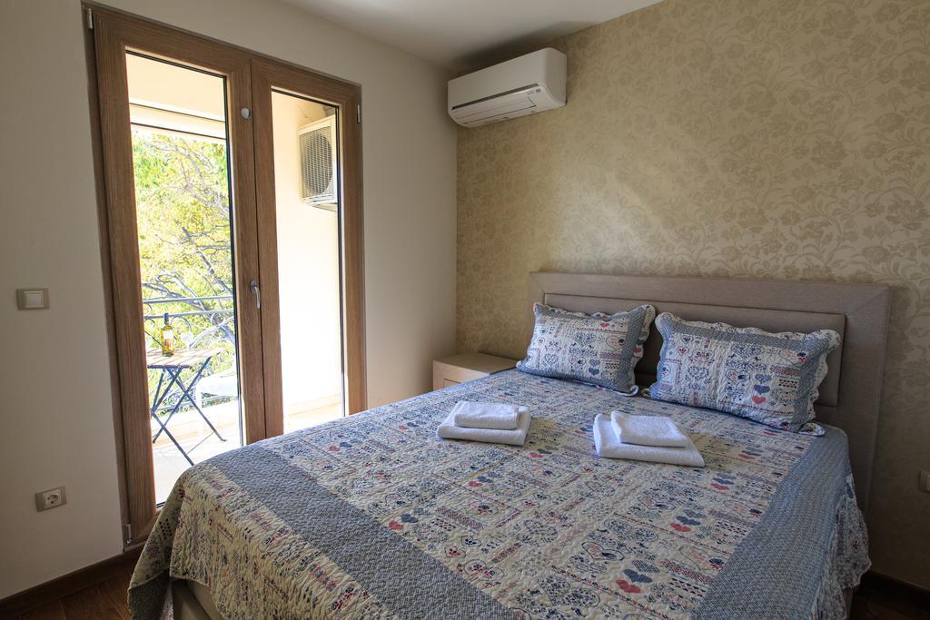 De Lux Apartments Petrovac Kültér fotó