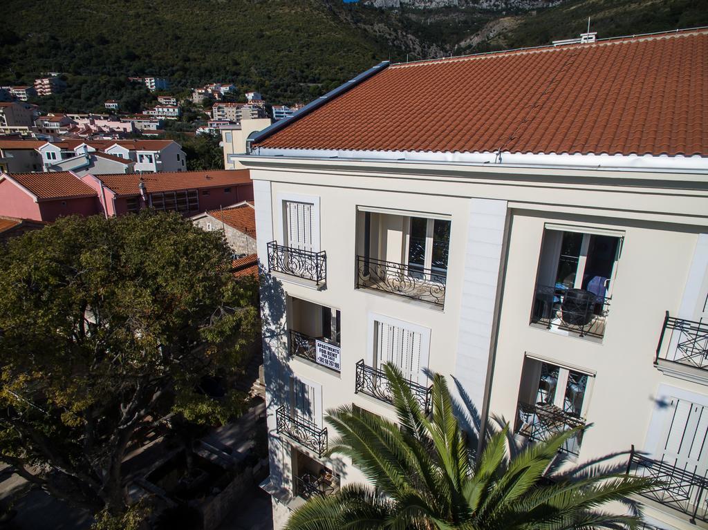 De Lux Apartments Petrovac Kültér fotó