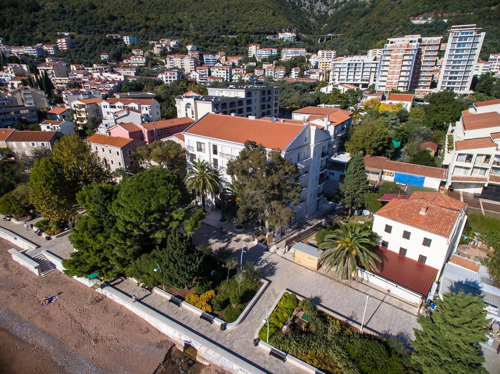 De Lux Apartments Petrovac Kültér fotó