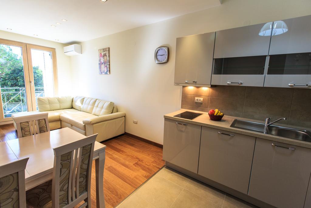 De Lux Apartments Petrovac Kültér fotó