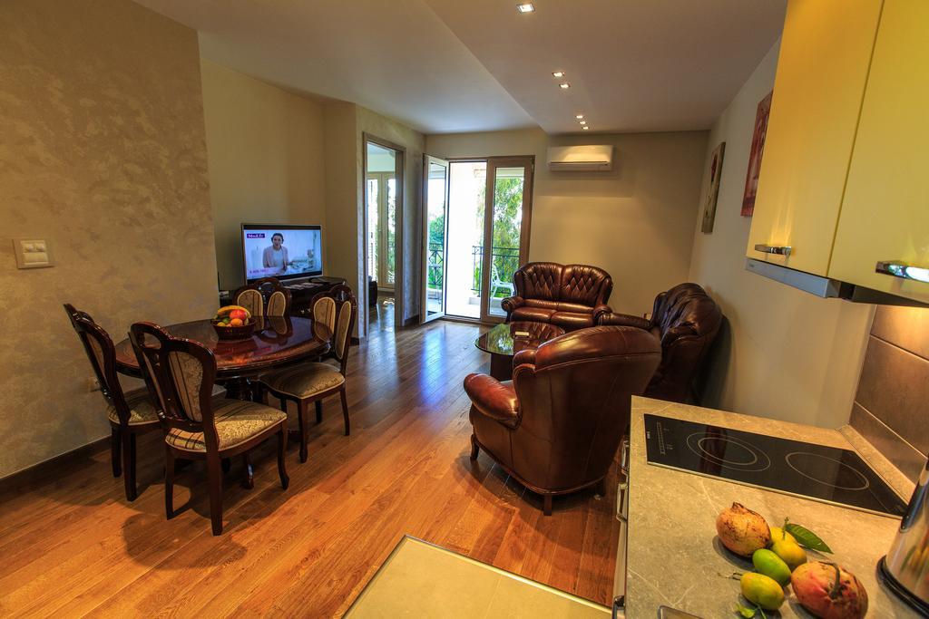 De Lux Apartments Petrovac Kültér fotó