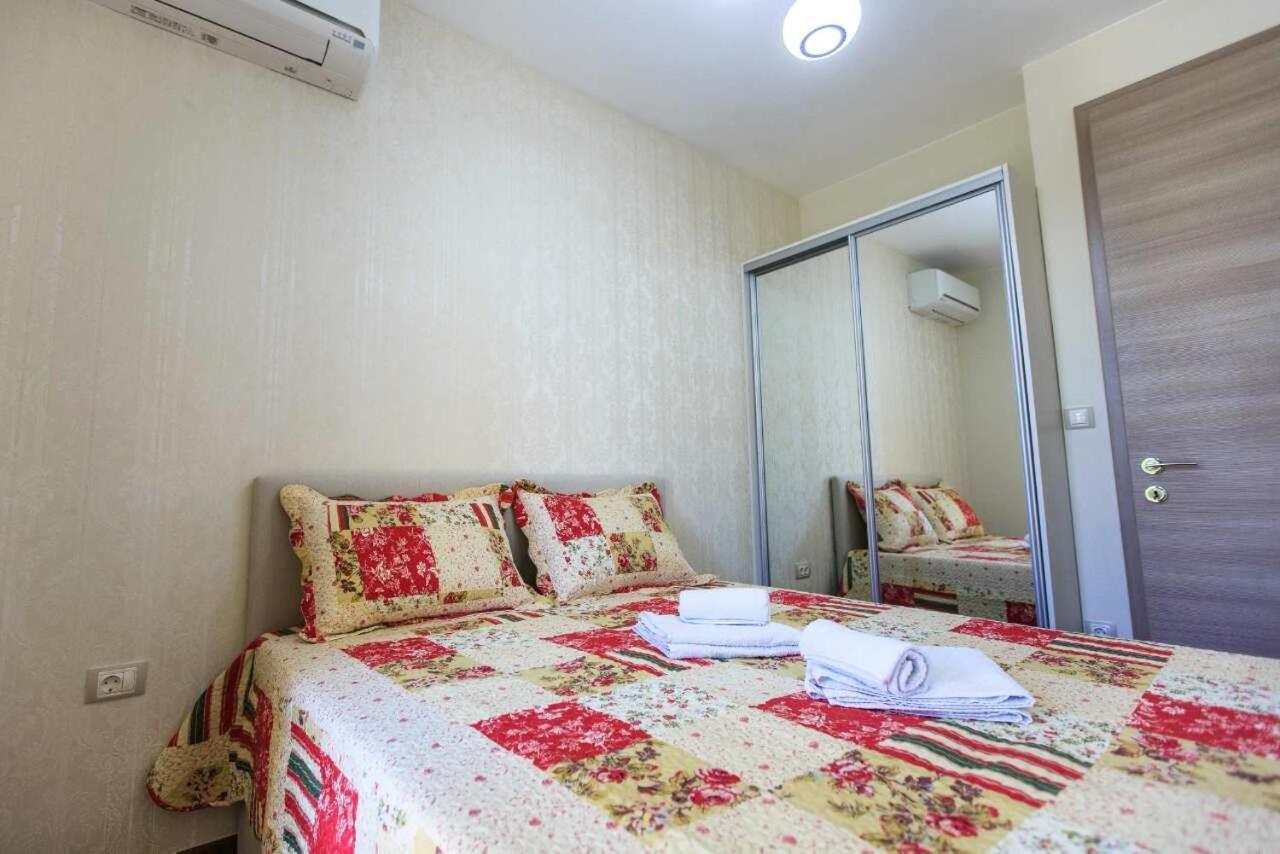 De Lux Apartments Petrovac Kültér fotó